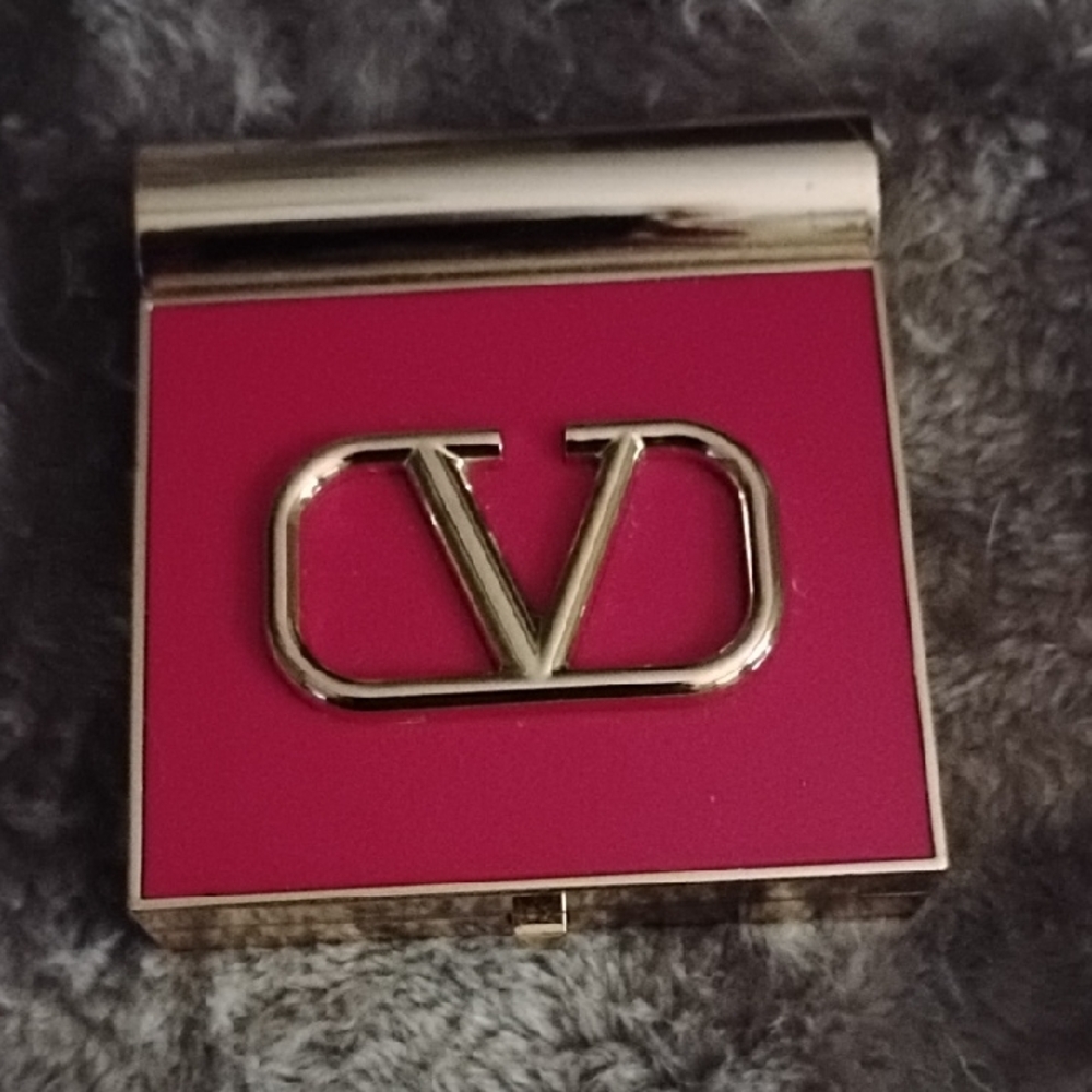 Valentino Garavani Number 4 Blush